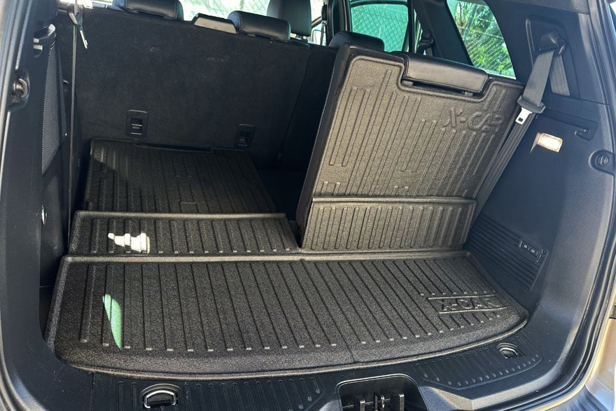 3-Piece vs One-Piece Boot Liners: Which Is Better for 7-Seater Cars?