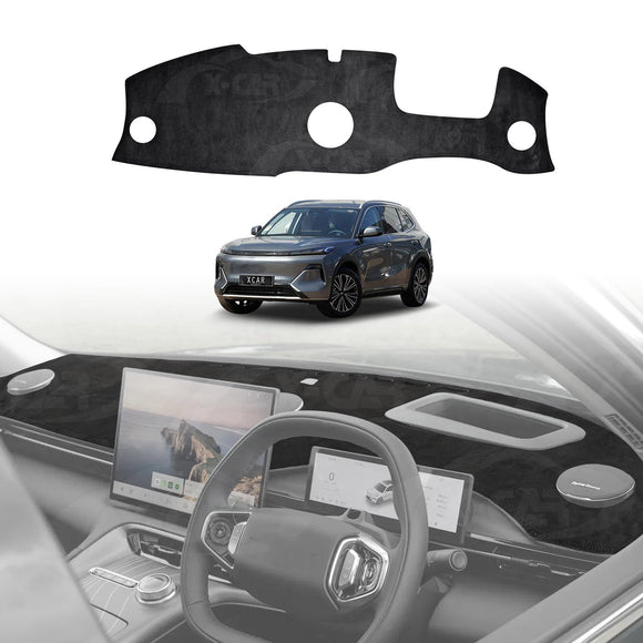 X-CAR dash mat installed on Geely Starray EM-i car dashboard.
